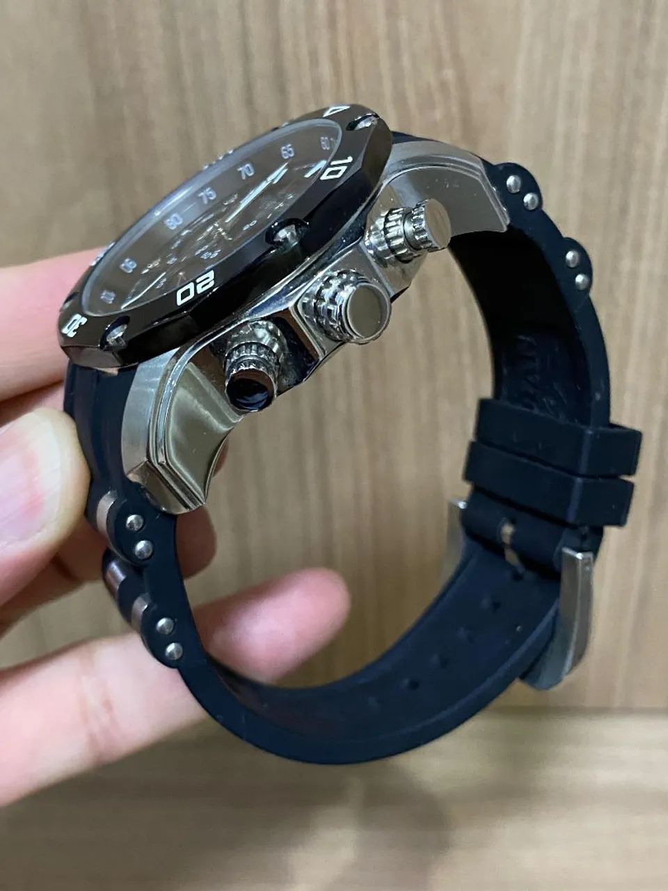 Relogio invicta original usado pulseira borracha - Foto 2