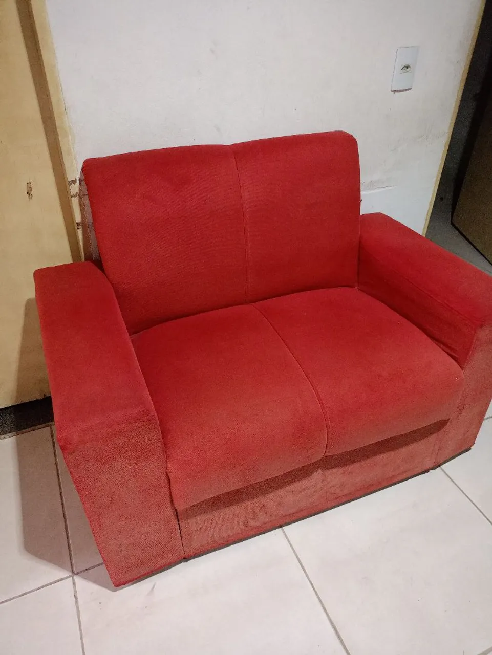 Sofá 2 lugares vermelho