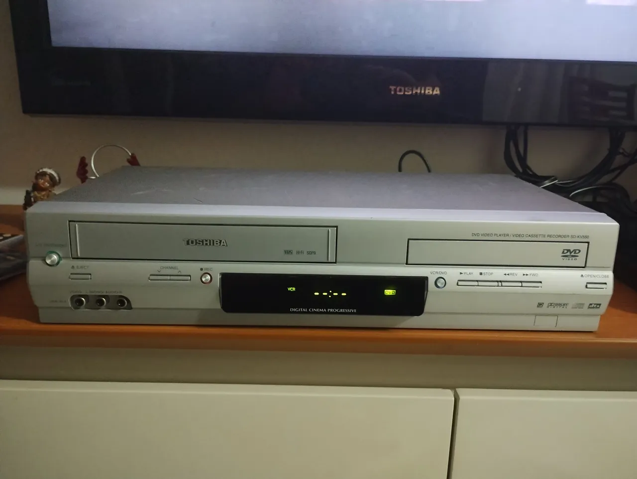 Toshiba DVD Player e Vídeo Cassete SD-KVS50