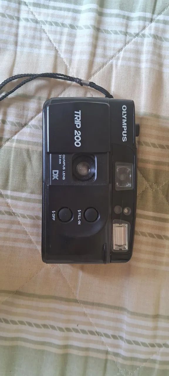 Câmera Olympus Trip 200 