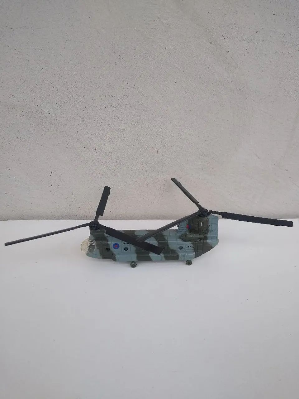 Helicóptero Chinook Maisto Tailwinds  - Foto 2