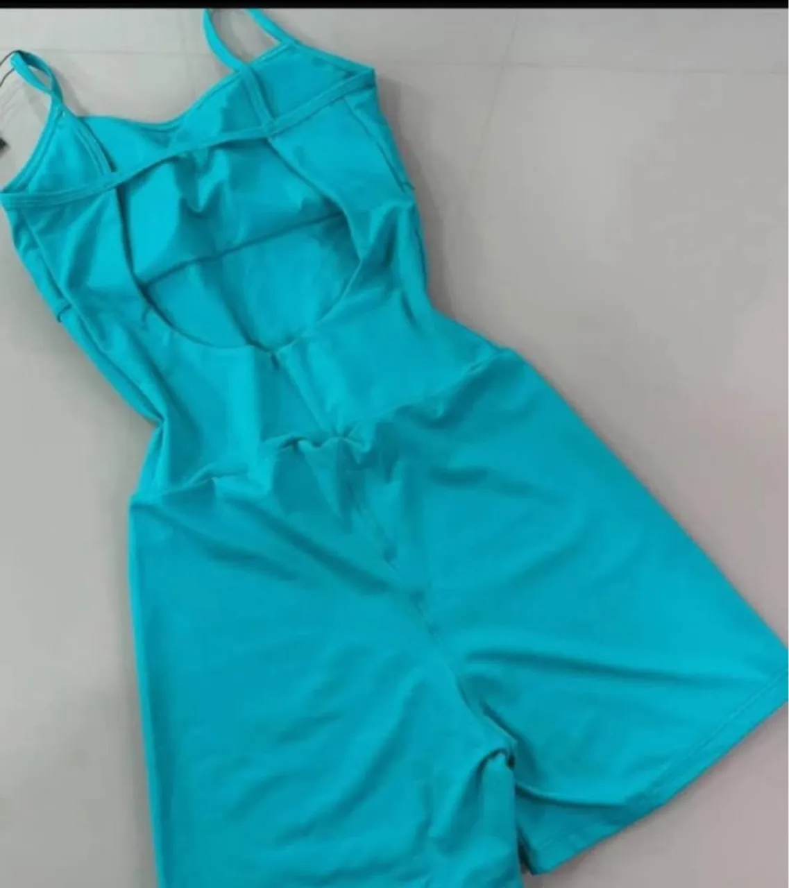 Macacão Feminino Azul Turquesa