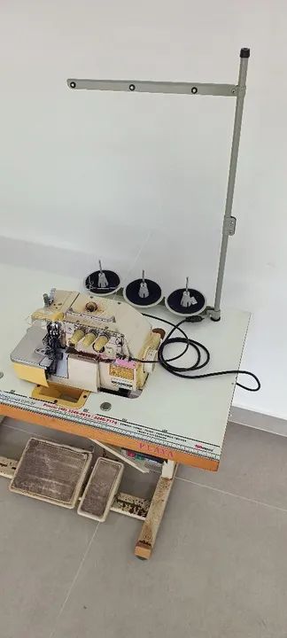 Máquina de Costura Overlock Industrial PLAYA - Foto 2