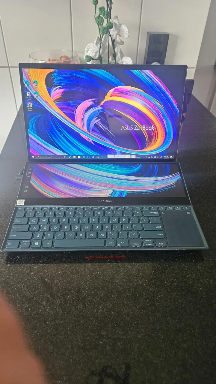 Notebook Asus Zenbook Pro Duo UX582L 15.6 polegadas Pouco uso