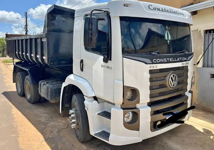 Caminhão Basculante à Venda - Vendo através Parcelamento Facilitado