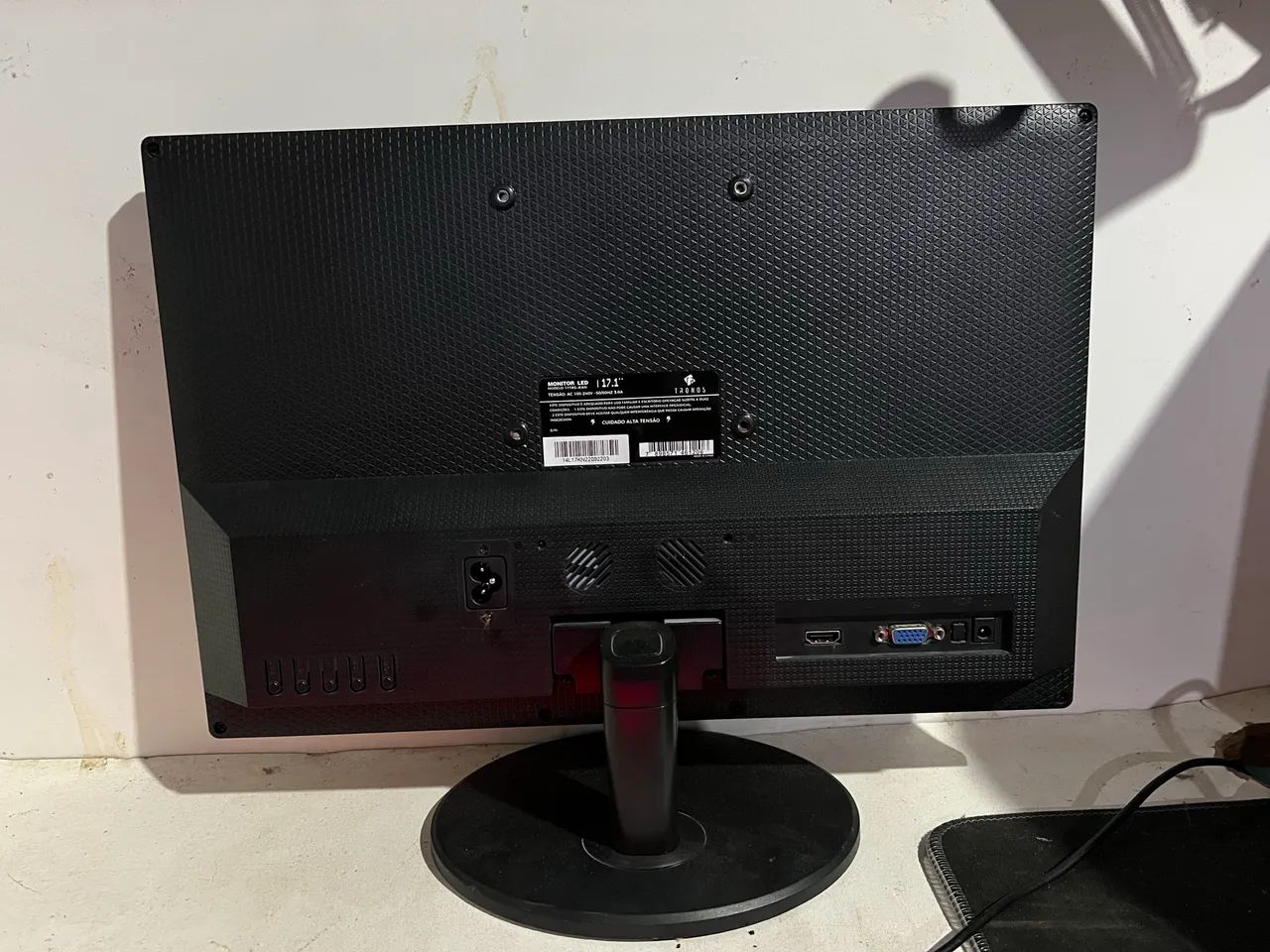 Tronos 17.1 Inch Monitor PERFECT!!!64264604234498121