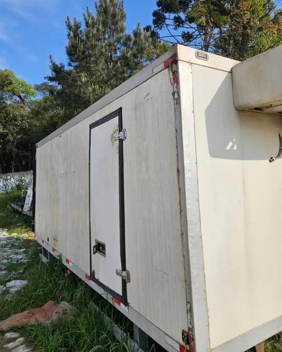 Baú frigorífico 5,50m Argi para 3/4 br