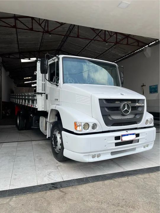 Mercedes Atron 1319 Ano 2014