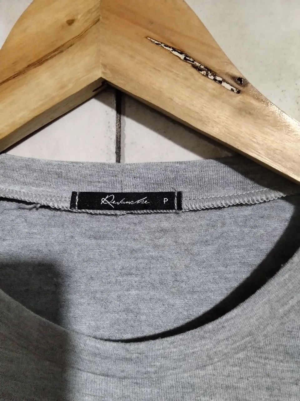 Camiseta  Revanche Cinza com Estampa de Olho - Foto 2