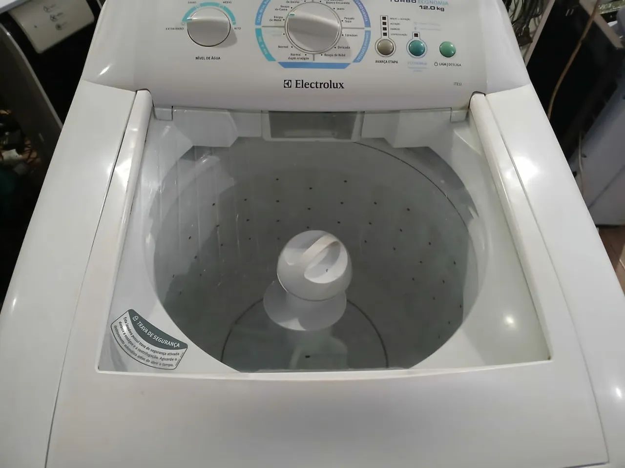 Máquina de Lavar Roupa Electrolux 12kg
