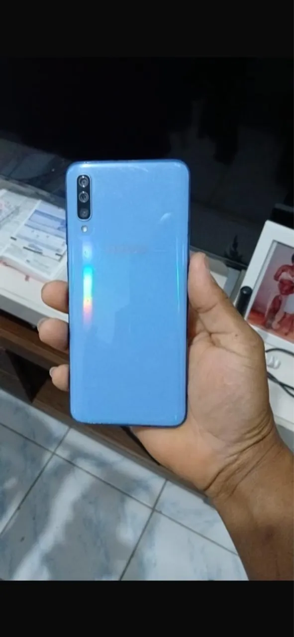 SAMSUNG A70