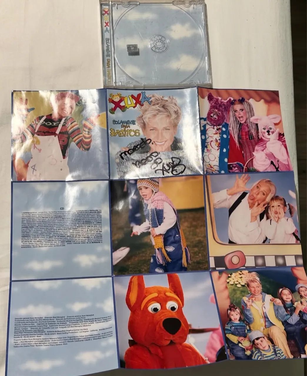 CD Xuxa espanhol, Solamente para bajitos - autografado  - Foto 2