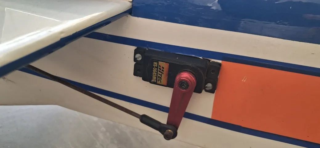 AEROMODELO - UCANDO 3D - 20CC  - Foto 5
