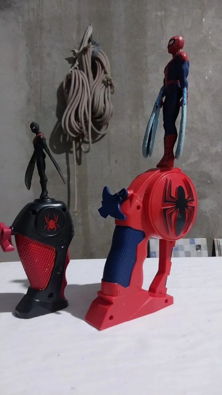 LOte brinquedo voador homem aranha  - Foto 2