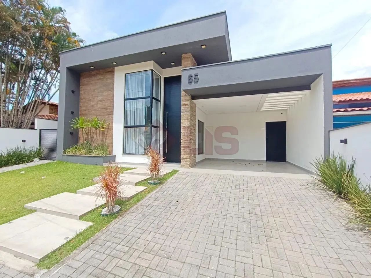 Casa de Alto Padrão à Venda  Qualidade de Vida e Sofisticação!