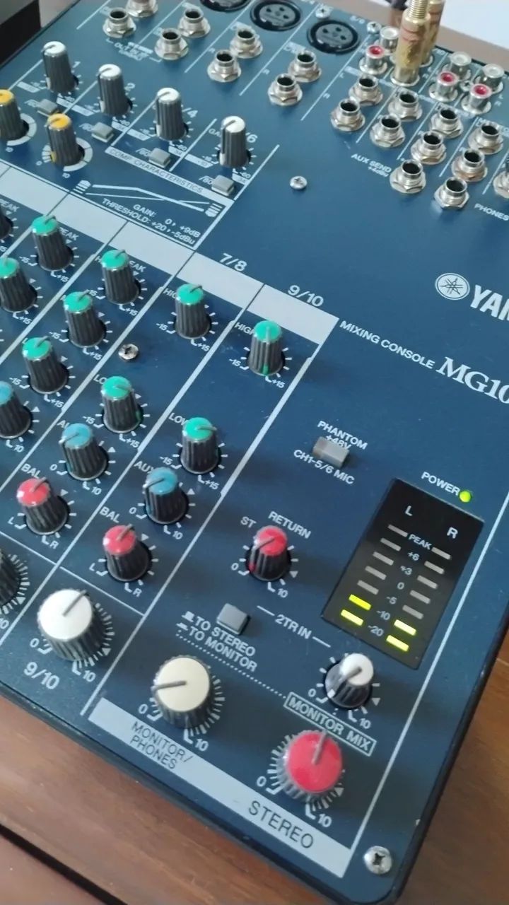 Mesa de som Yamaha MG 102c - Foto 3