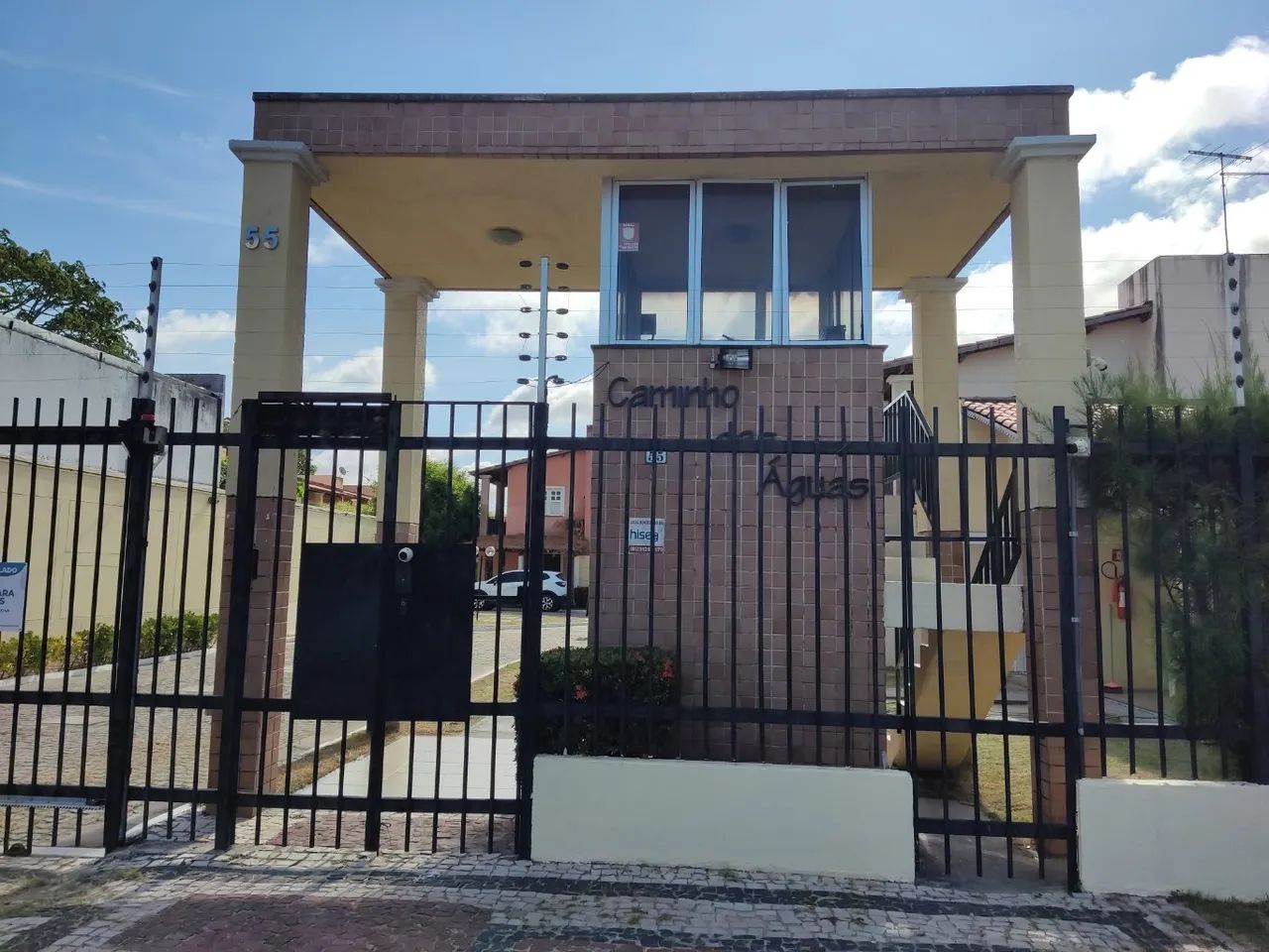 Casa Duplex em Condomínio Fechado com 4 Quartos/ 4 suítes à Venda, 124 m² por R$ 349.999