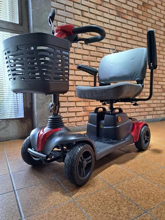 Cadeira motorizada Scooter Scott S elétrica