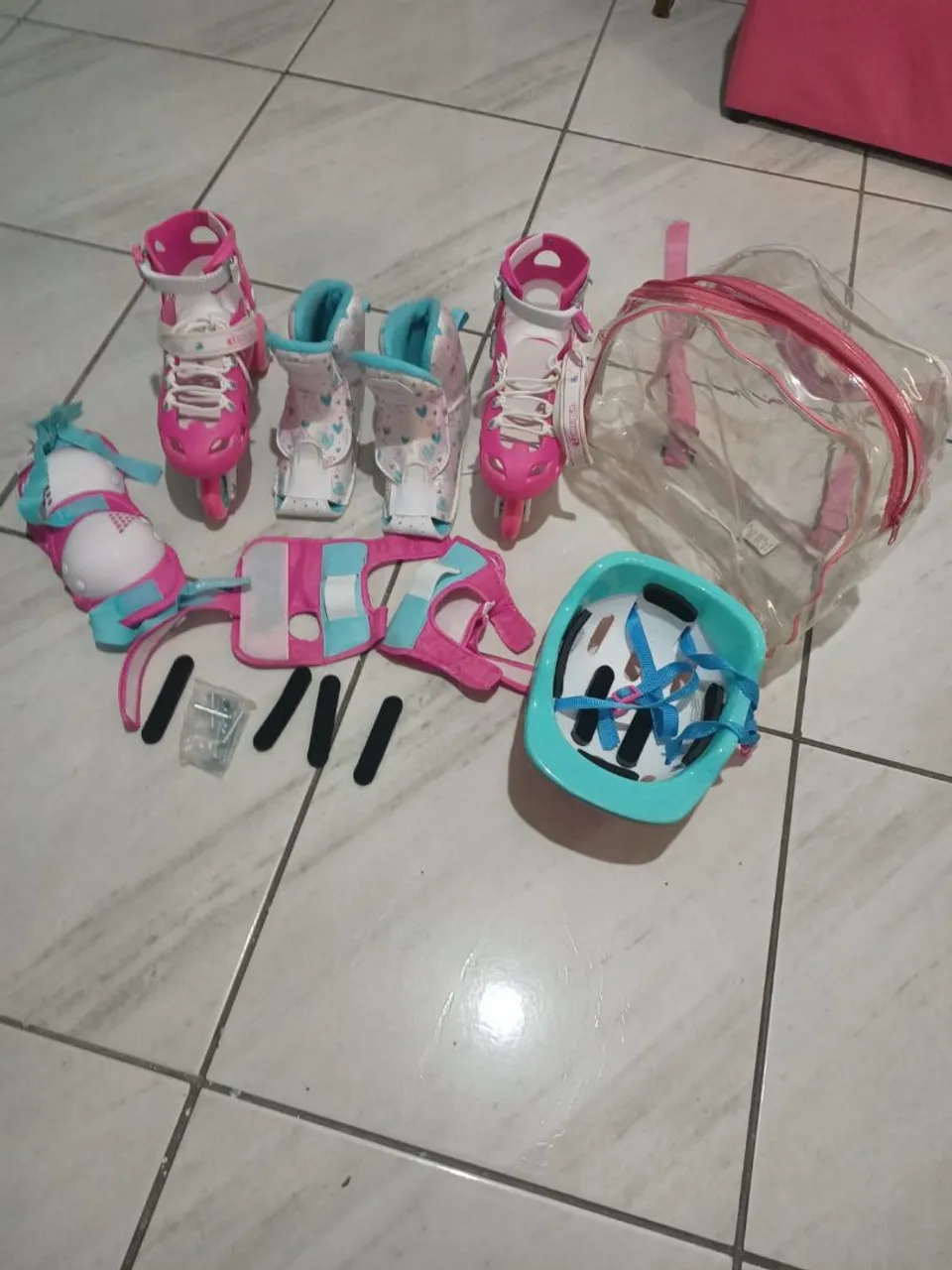 Kit Patins Infantil Completo - Segurança e Diversão! R$150,00 reais(preço negociável).
