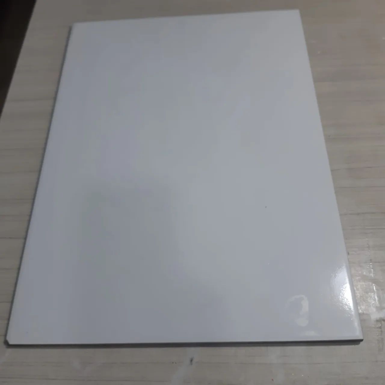  Revestimento branco. Porto Ferreira. 33 x 45