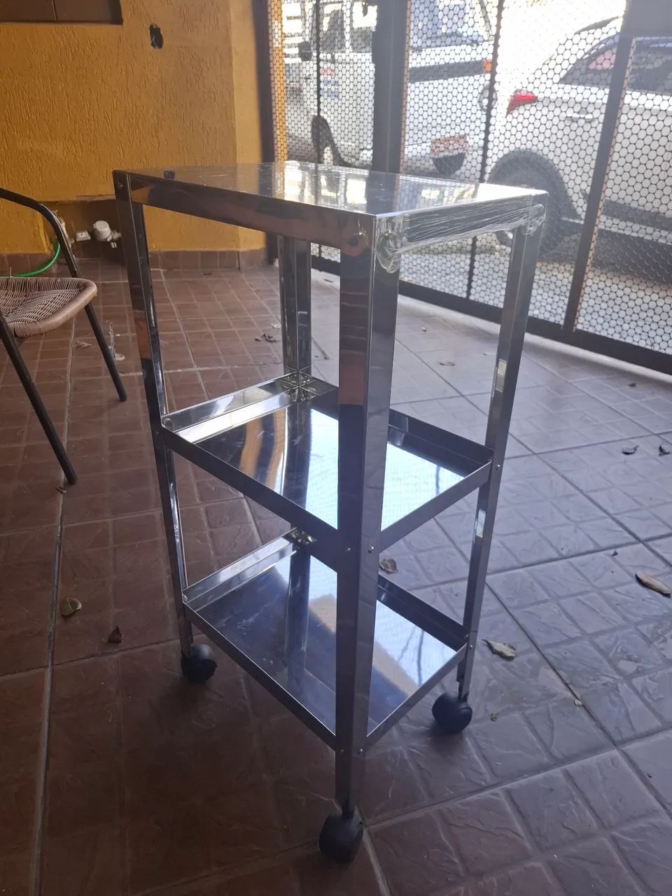 Carrinho de aço inoxidável com rodinhas - Foto 3