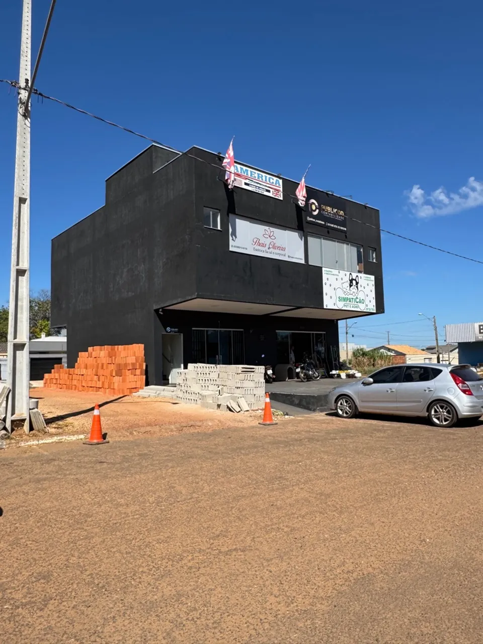 PRÉDIO COMERCIAL