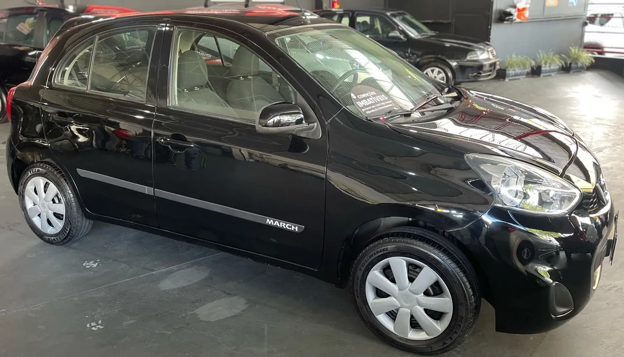 Nissan March 1.0 completoo
