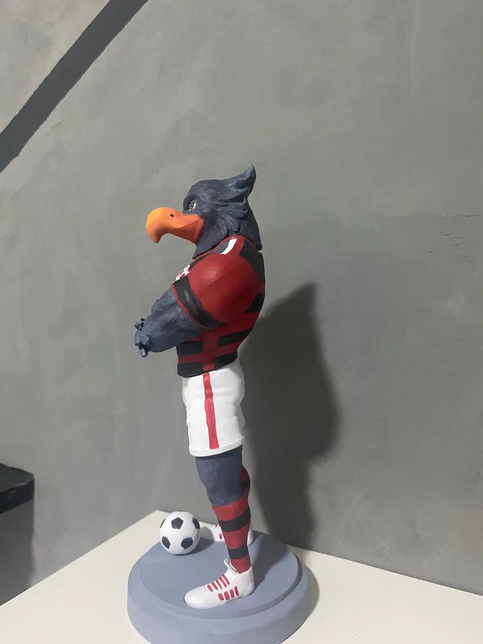 Figure em resina - mascote de clube (FL4M3NG0) - Foto 2