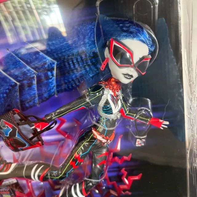 Ghoulia Deadfast SDCC 2024 - Monster High (Lacrada, avarias na caixa) - Foto 6