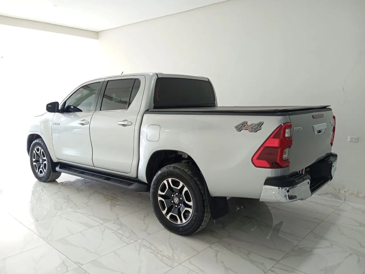 Toyota Hilux SRX 2.8 4x4 diesel ano 2021 - Foto 3