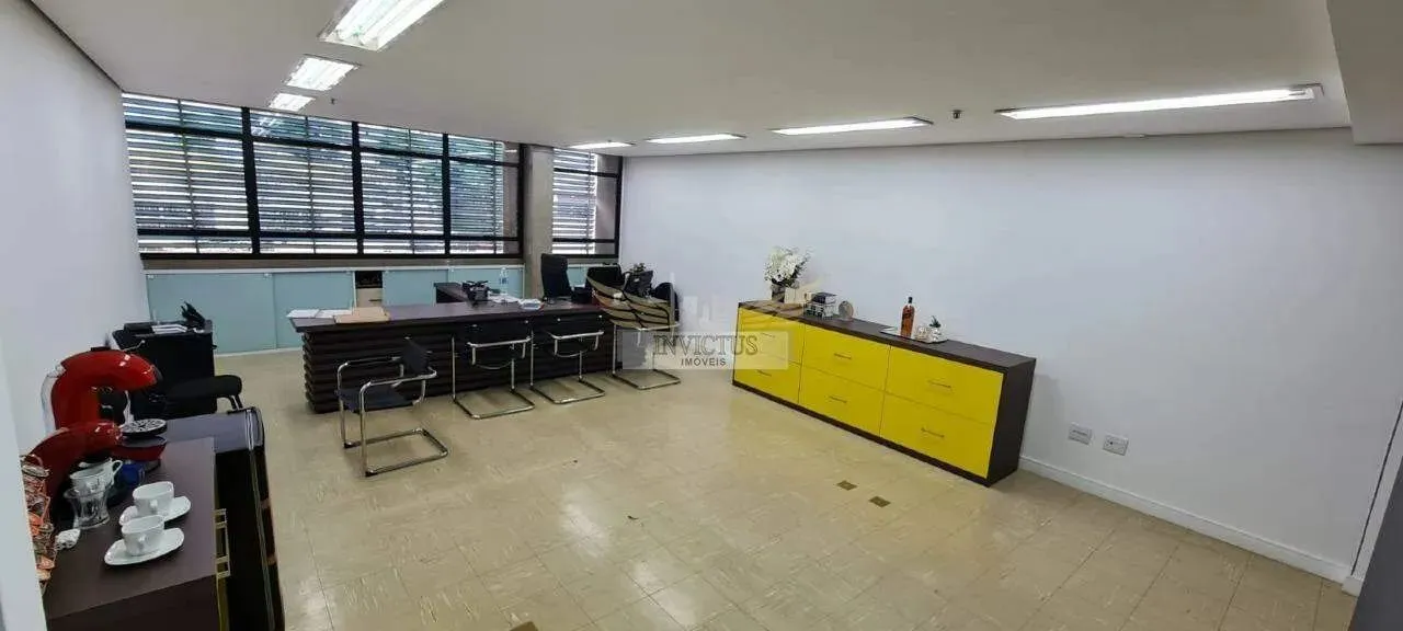 Sala no Centro Comercial Ângelo Vezza para Alugar, 55m² - Centro, Santo André/SP.