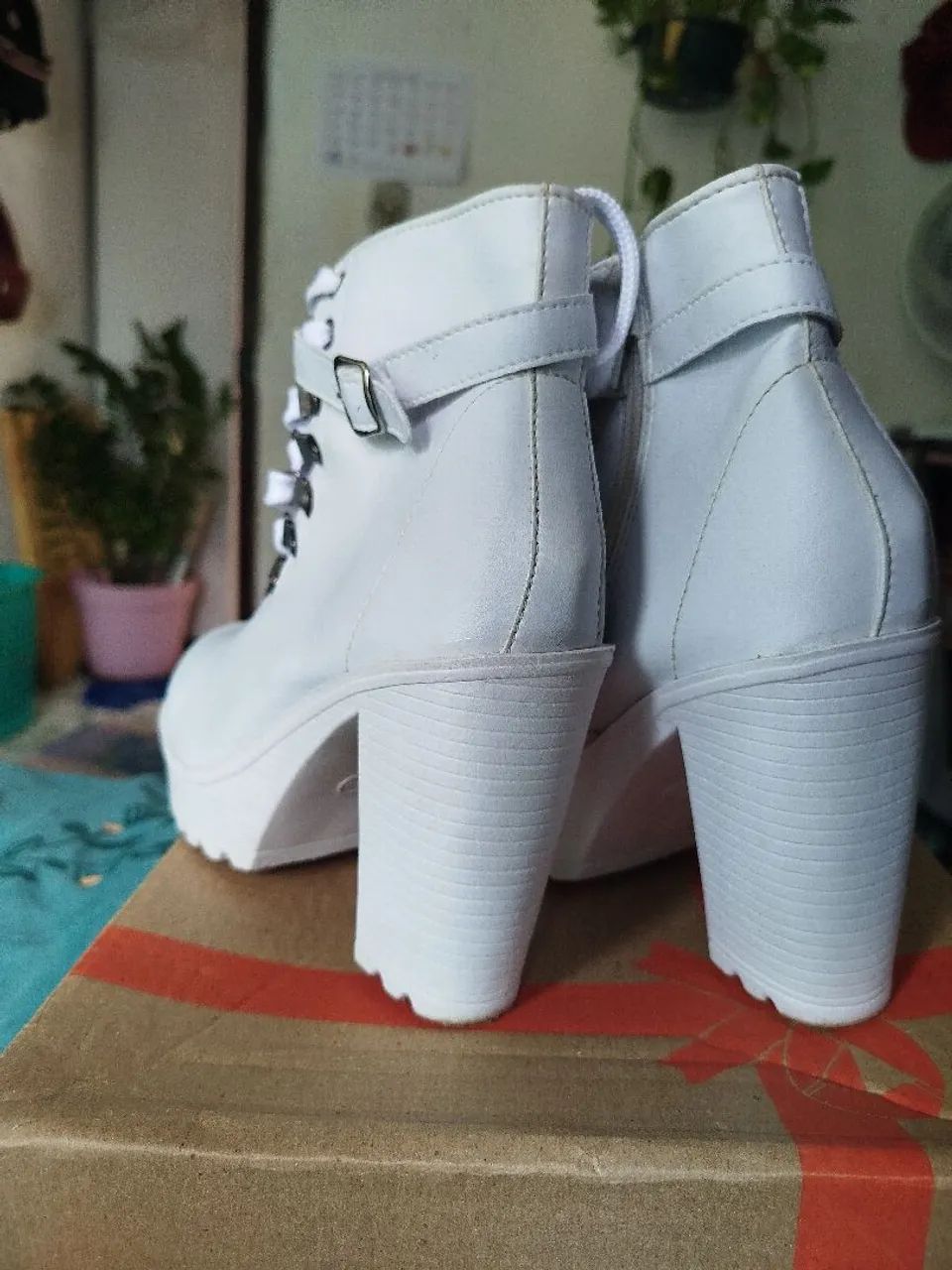 Vendo bota branca  - Foto 4