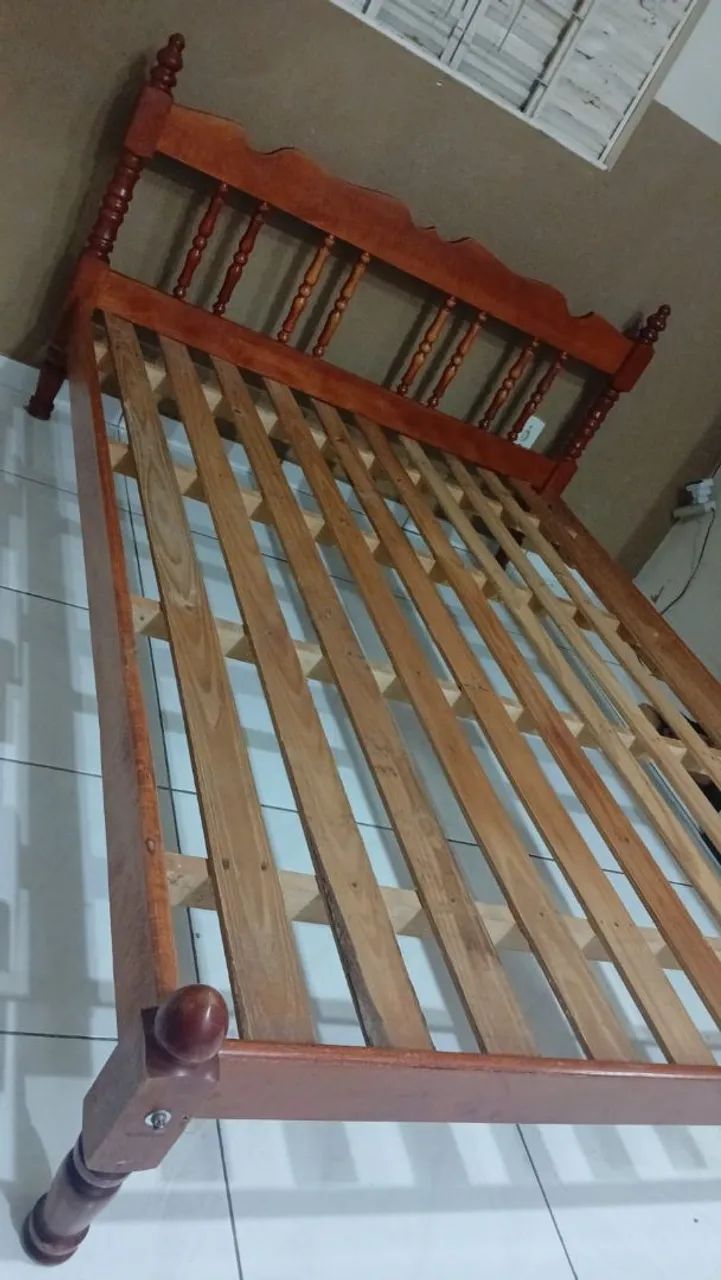 Cama de casal em madeira  - Foto 2
