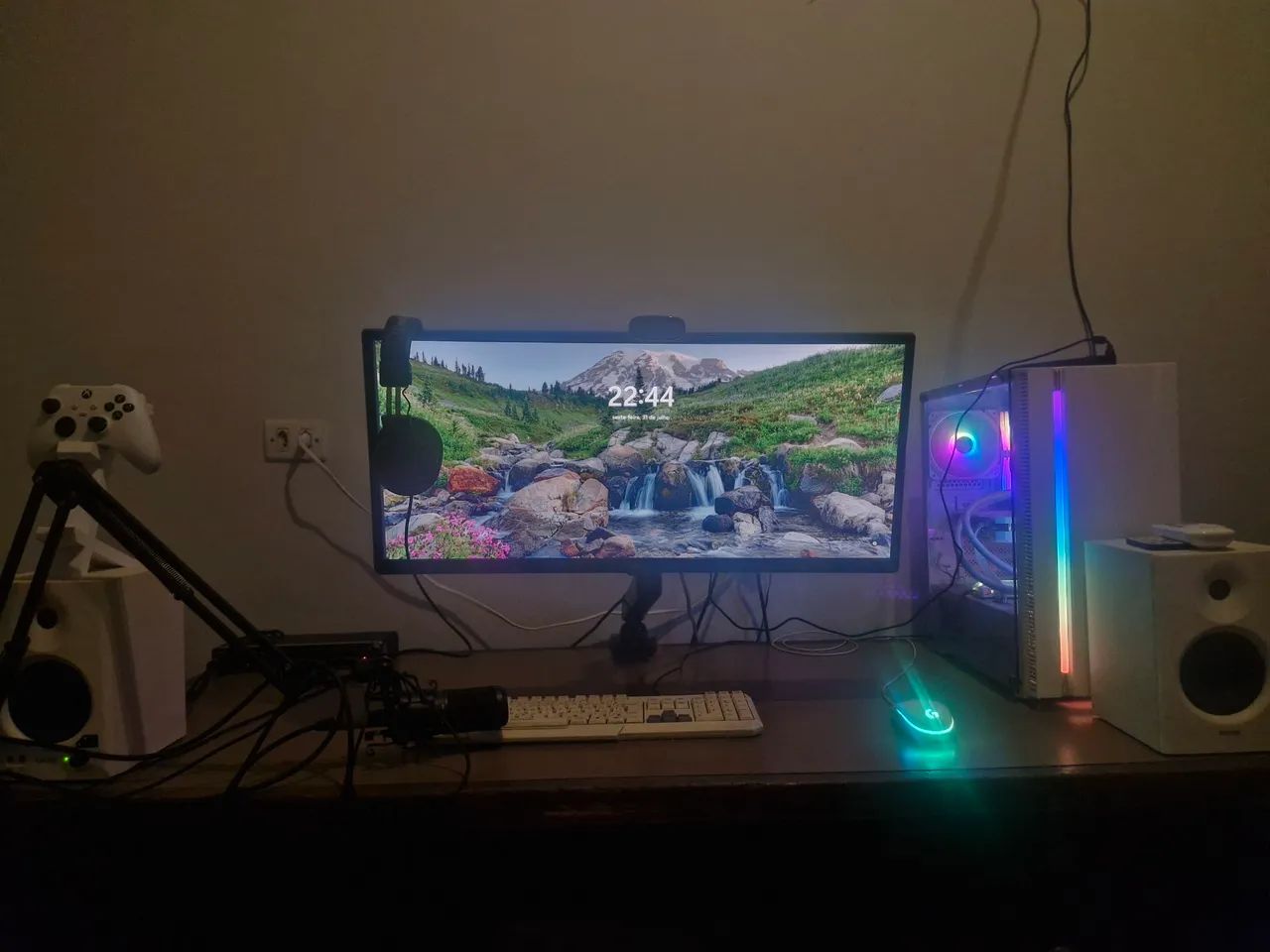 PC Setup Gamer Branco completo para edição - Foto 4