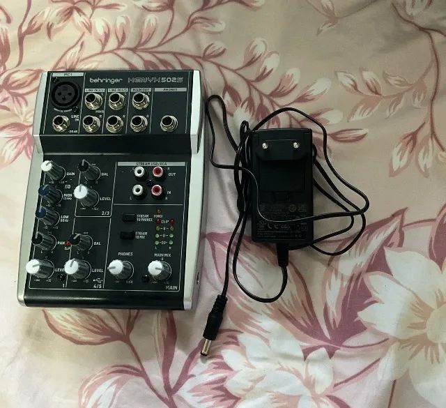 Mesa de Som Behringer Xenyx 502S com Interface USB (Menos de 3 meses de uso) - Foto 2