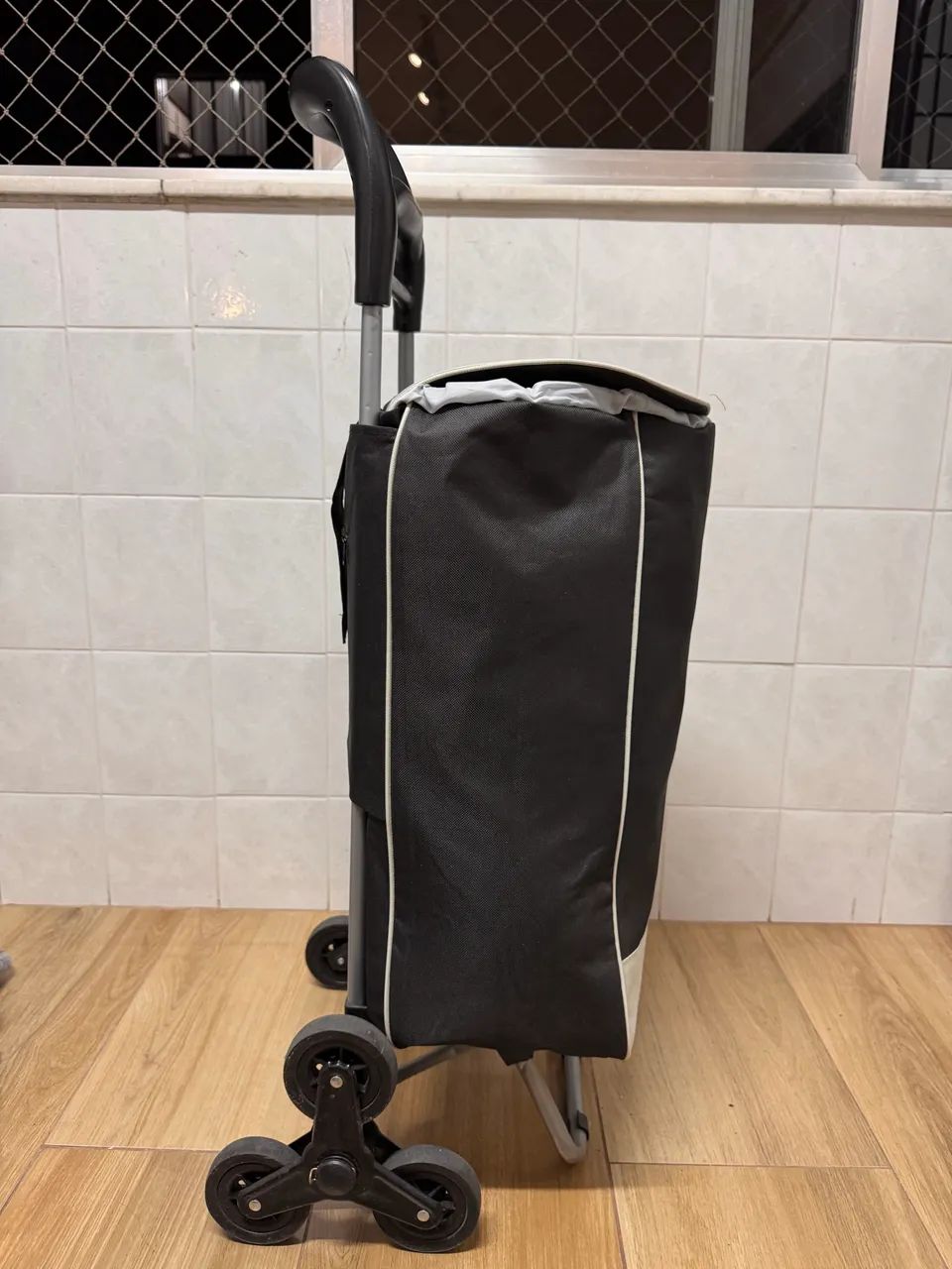 Vendo carrinho de feira sobe escada praticamente zero - Foto 3