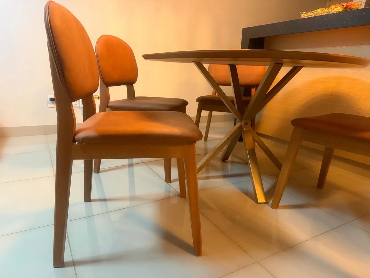Vende-se belíssimo conjunto de mesa de jantar. - Foto 4