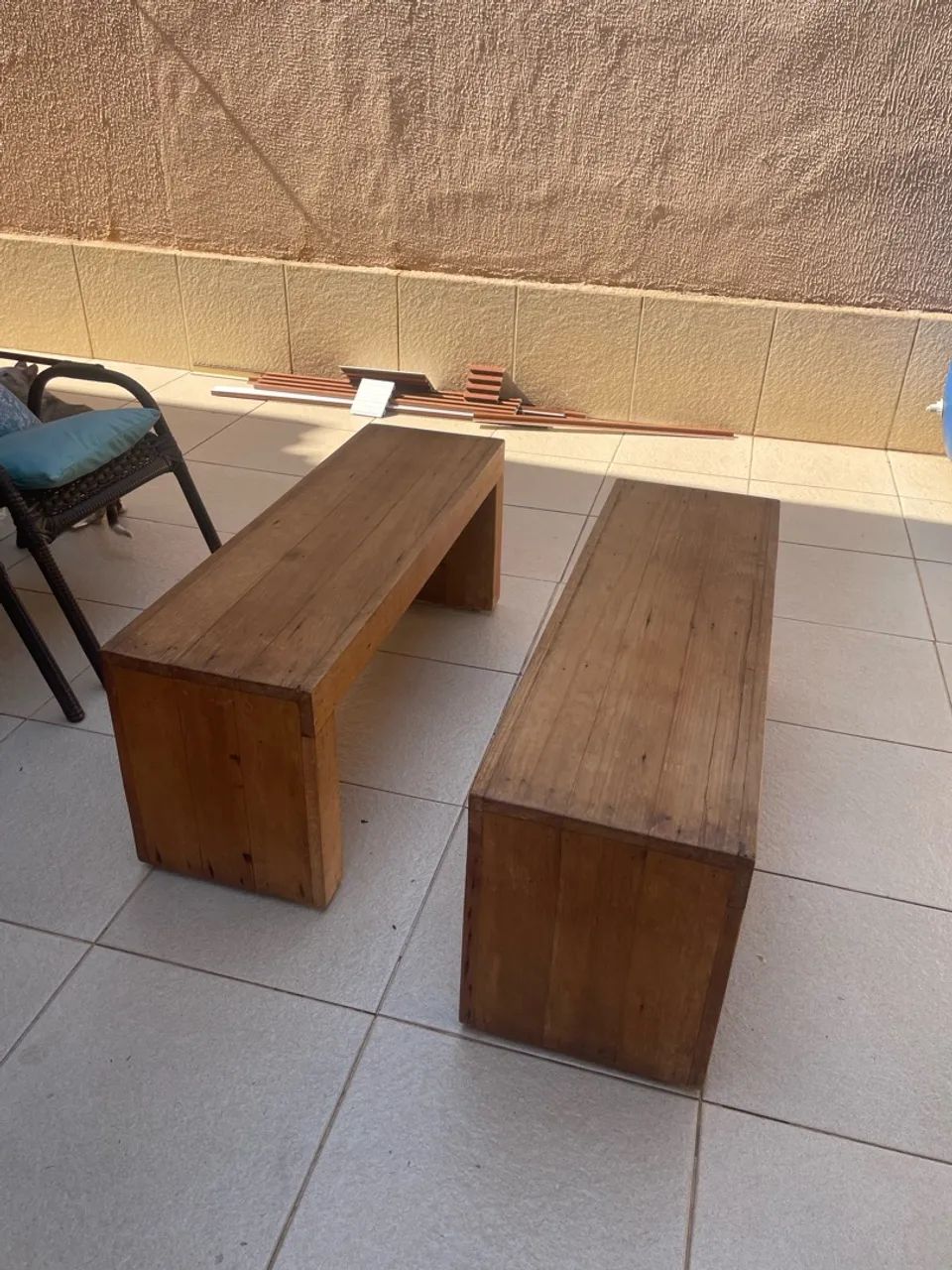  Conjunto de 2 Bancos Rústicos de Madeira - Foto 4