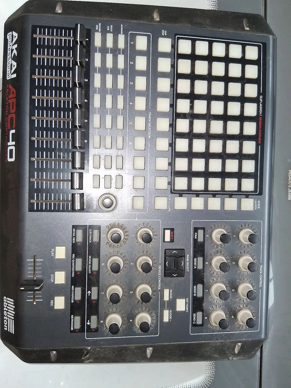 Controladora Akai Profssional APC40 Ableton Controller