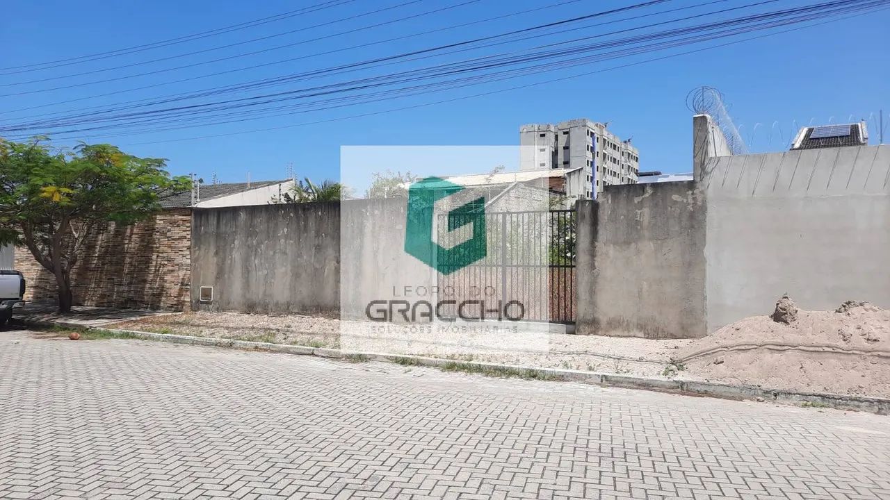 Terreno de 408m² para vender no bairro Edson Queiroz