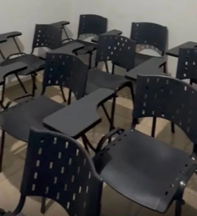 Cadeira escolar Universitária com prancheta plástica - Foto 2