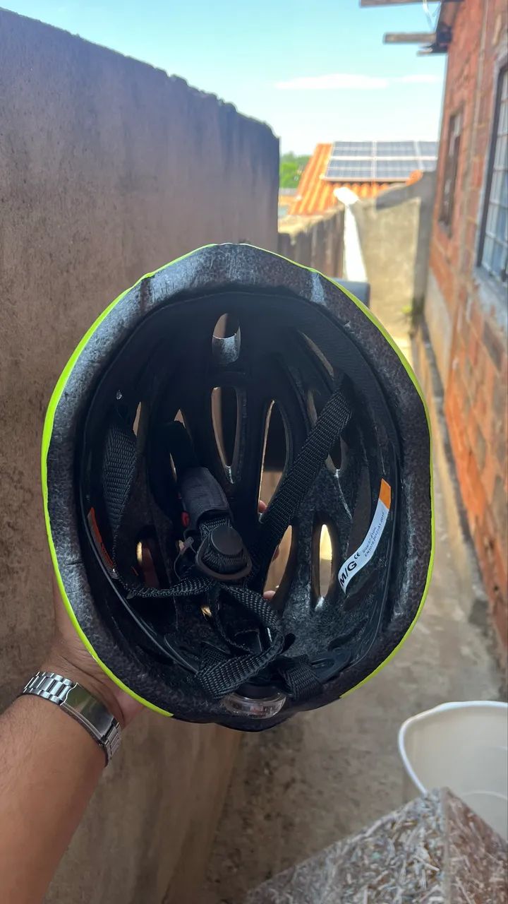 Capacete de ciclista  - Foto 4