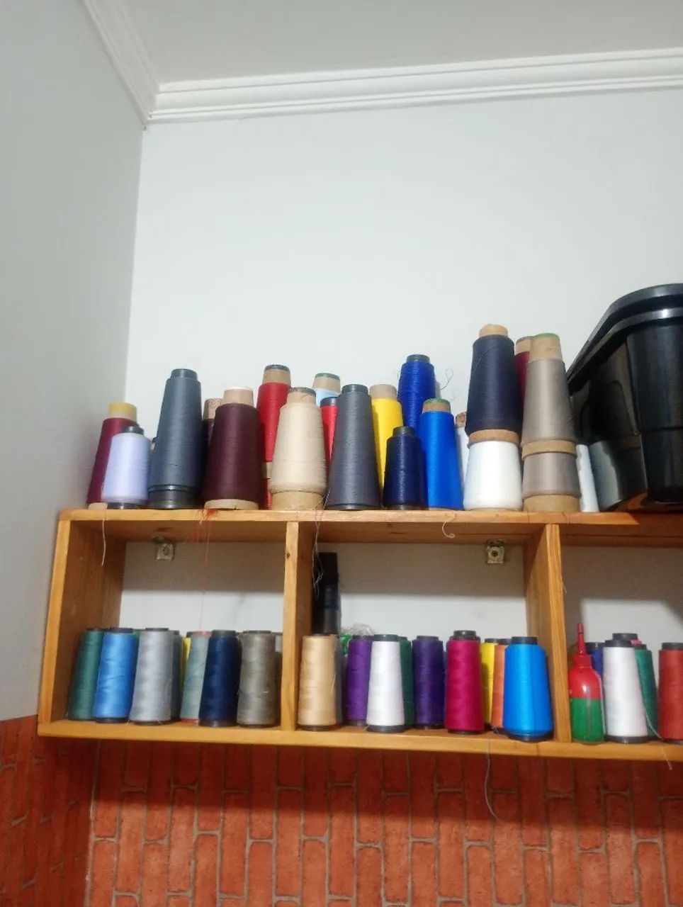 Vendo máquina de costura e tecido  - Foto 5