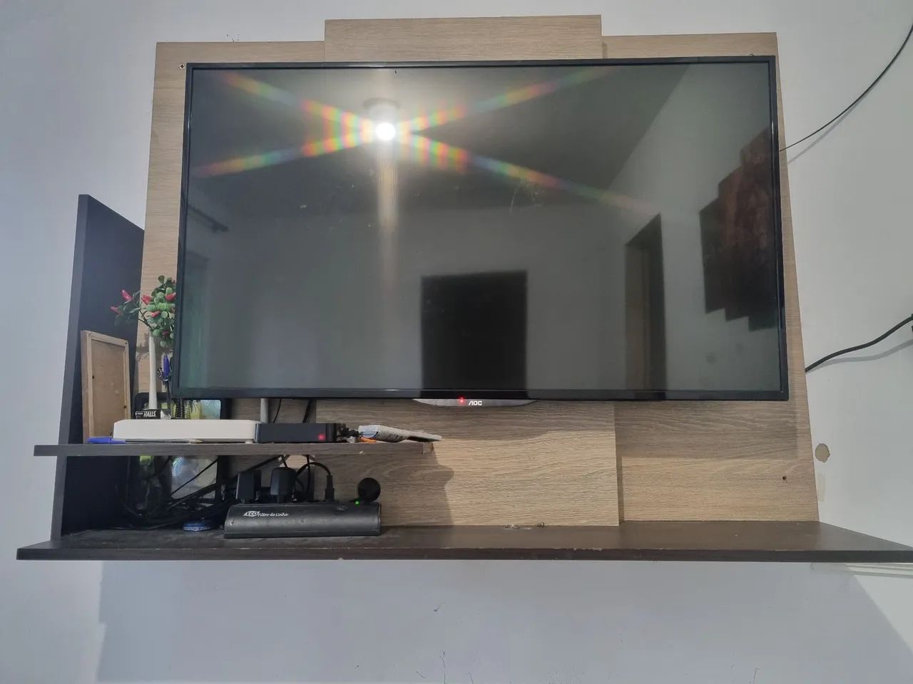 Vende-se painel com TV 43.