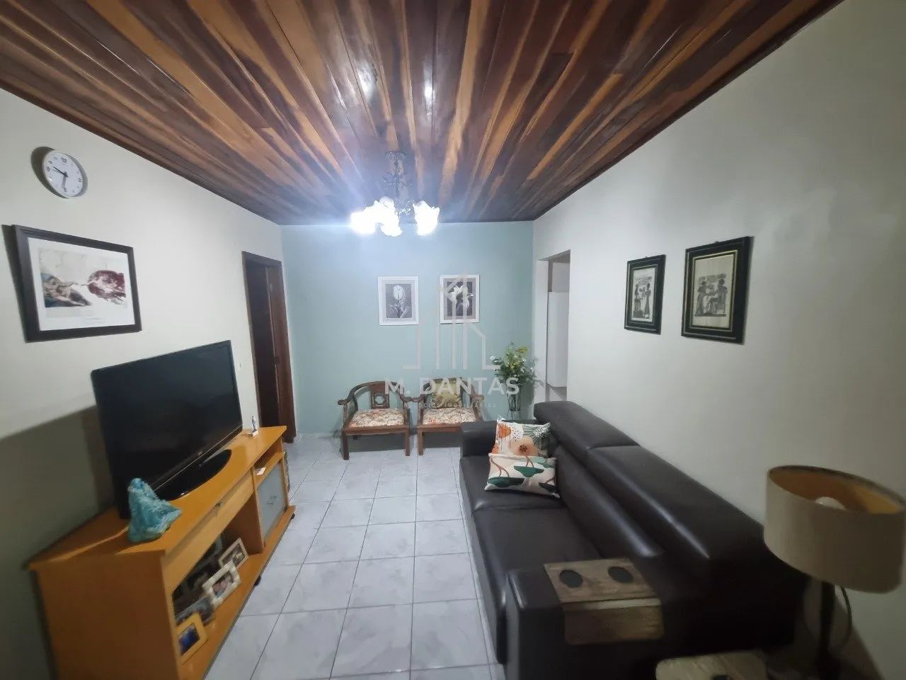 Casa em interlagos 02 quartos 02 vagas e quintal - Foto 4