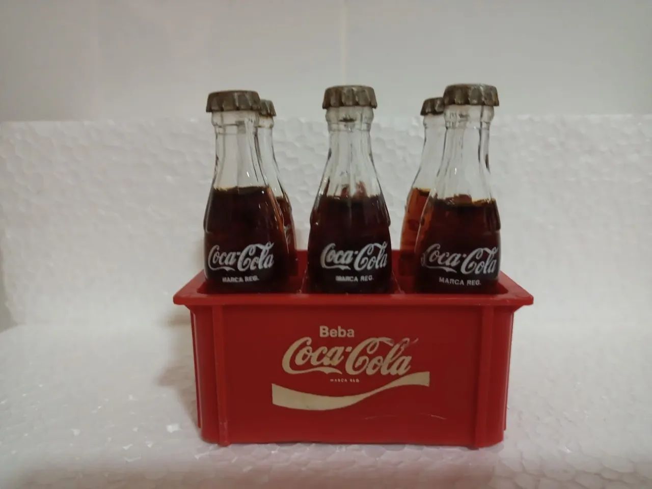 Engradado Coca cola miniatura com 6 garrafinhas  - Foto 3