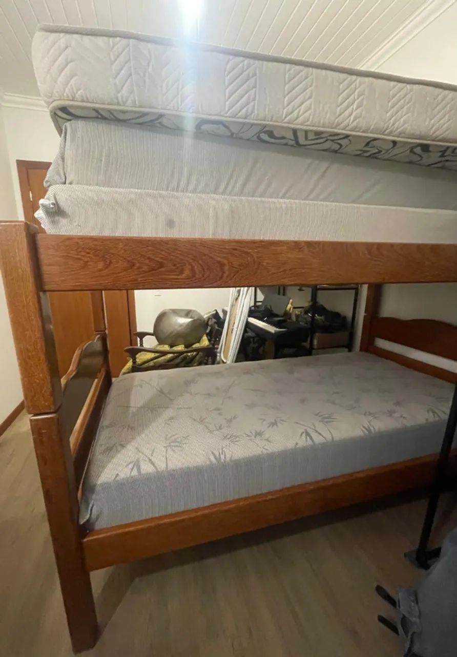 2 cama solteiros de madeira maciça Angelim/ pode transformar em Beliche com 3 colhões - Foto 2