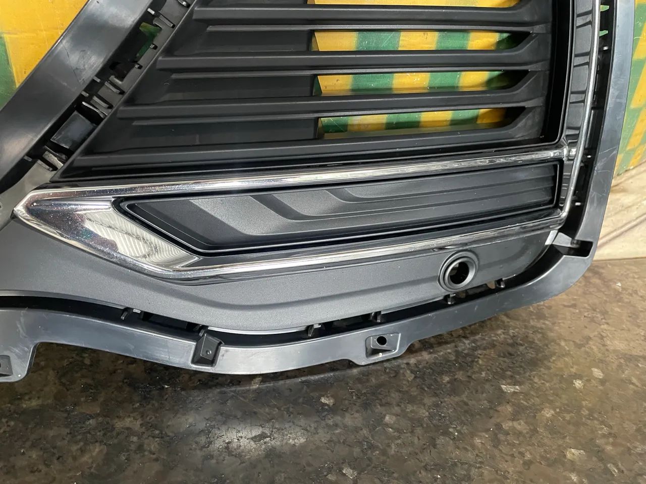 Grade moldura do milha lado esquerdo Cherry tiggo 8 pro 2023