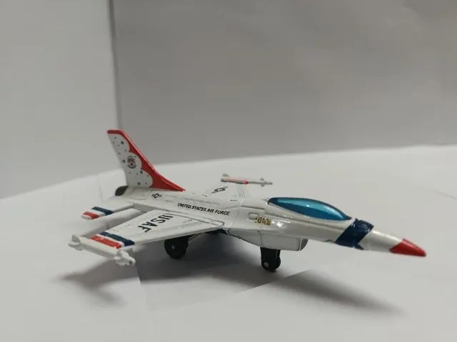 Miniatura de Avião - F-16 Fighting Falcon - Foto 3