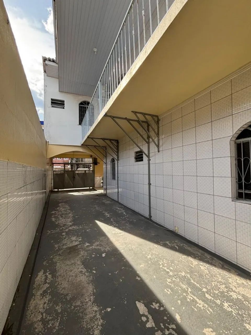 OTIMA OPORTUNIDADE, Vendo casa com 8 apartamentos no Coroado. - Foto 3